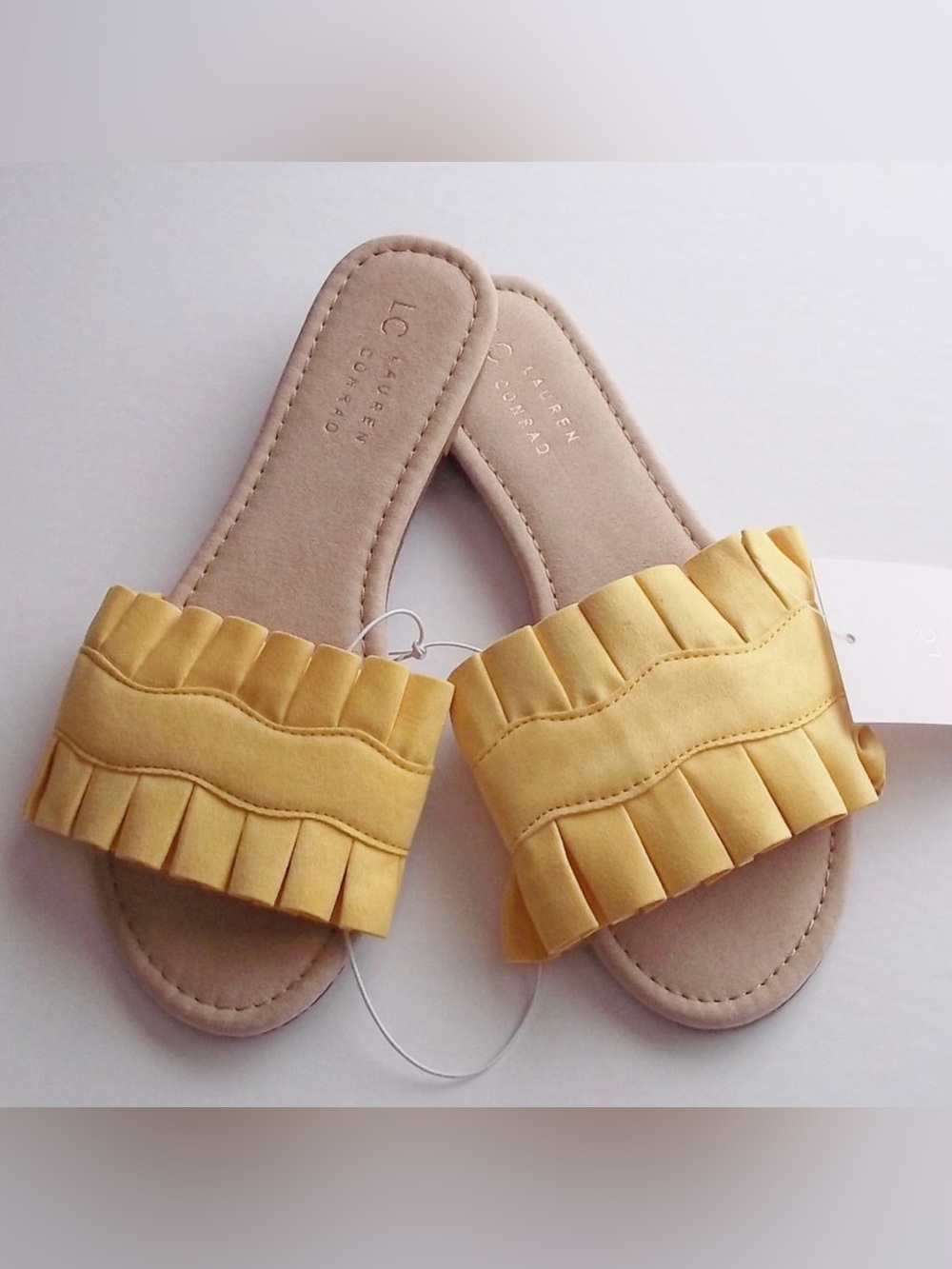 ⛔️LC Lauren Conrad Yellow Ruffle Slide Sandals Size Large (9-10) NWT